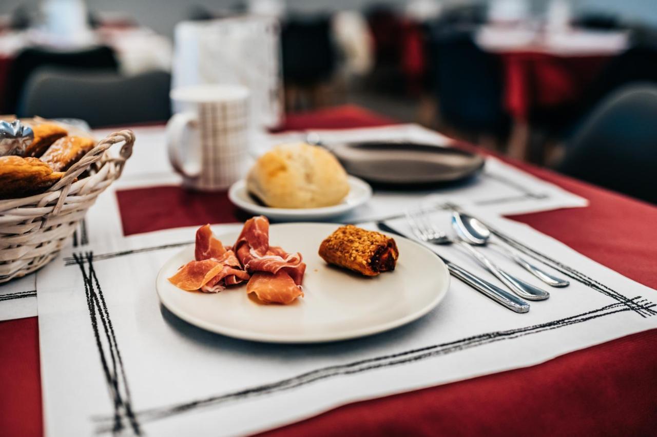 Arevalos Hotel Cuenca  Kültér fotó